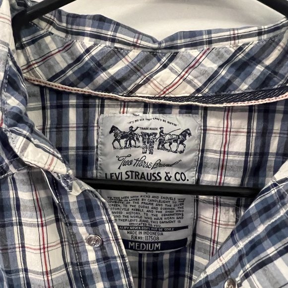 Plaid Short-Sleeve Button-down - Picture 3 of 3